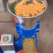 养殖场鸡鸭猪牛羊鱼饲料颗粒机