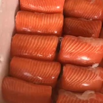 冰鲜三文鱼刺身拼盘日式料理食材去皮去刺
