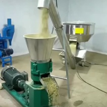 平模饲料造粒机家用小型秸秆玉米颗粒机牛羊猪鱼鸟饲料加工