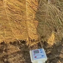 稻草小捆长草长50厘米左右，每捆重60斤