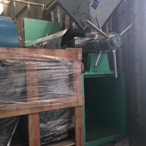 三友机械全套榨油机设备发往定边，自动化程度高一人即可操作