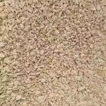 豆皮小料，由豆皮，豆渣混合烘干而成，适合鸡鸭鹅猪牛羊养殖