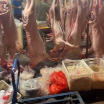 保鲜带皮羊肉同台