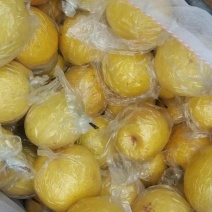 大山里的优质蜜梨大量走货，今年蜜梨质量好价位低，产地直销