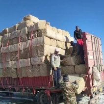 优质秸秆，现打现上车