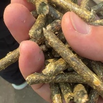 纯花生秧绿草颗粒，高温熟化颗粒，易储存消化