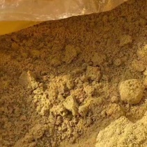 熟化玉米面，蛋白11/灰粉3/纤维3水份30能量3000