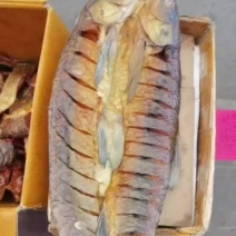 自家匠心腌制的腊青鱼，烟熏入味，肉质紧实。新年送礼就选它
