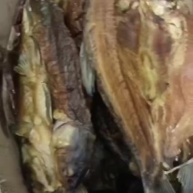 自家匠心腌制的腊青鱼，烟熏入味，肉质紧实。新年送礼就选它