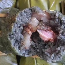 鲜肉灰粽.用料讲究.***.纯手工制作.味道鲜美。