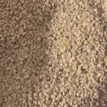 大批量供应碎黄豆厂家直销有养殖上地用的朋友可以联系我
