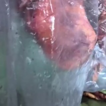 内蒙古吊挂现杀马肉
