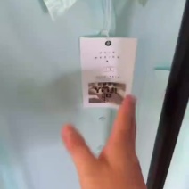 实体店下架糖果色系女装衬衣几百件，个位数清货