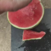 麒麟美都河南产区大红壤小薄皮大量上市