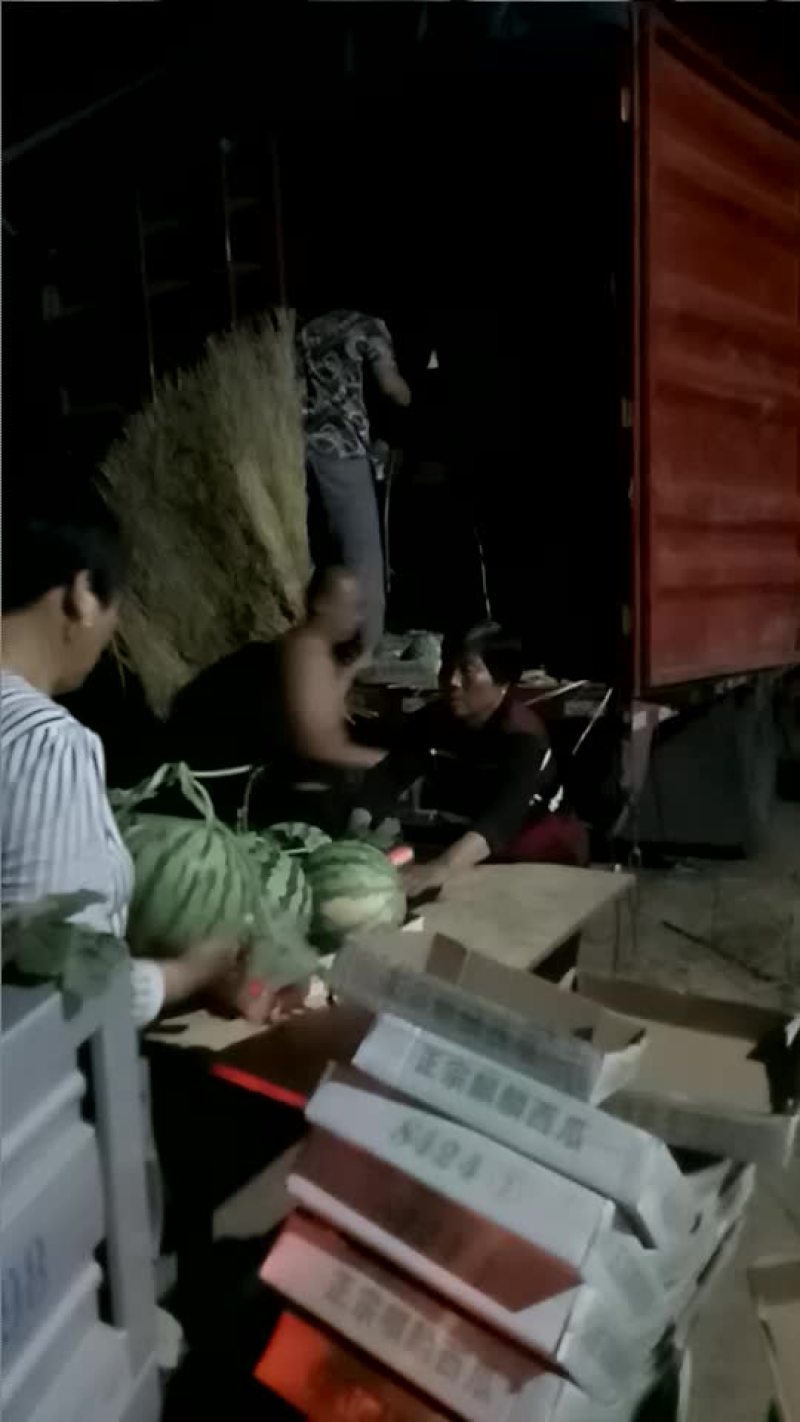 正宗的8424大量上市，有意者与我联系，