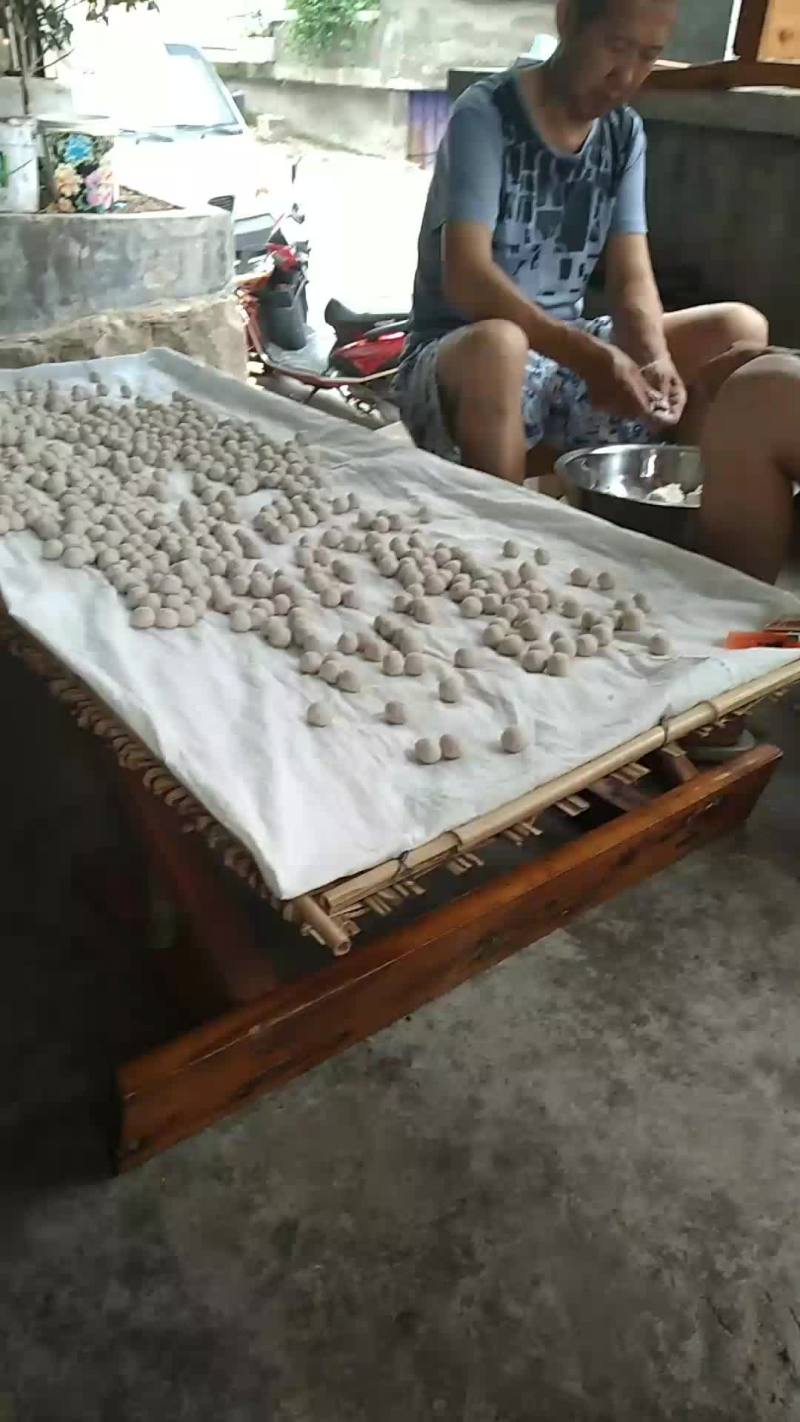 纯手工制作的酒曲子，可以用来做甜酒酿黄酒等
