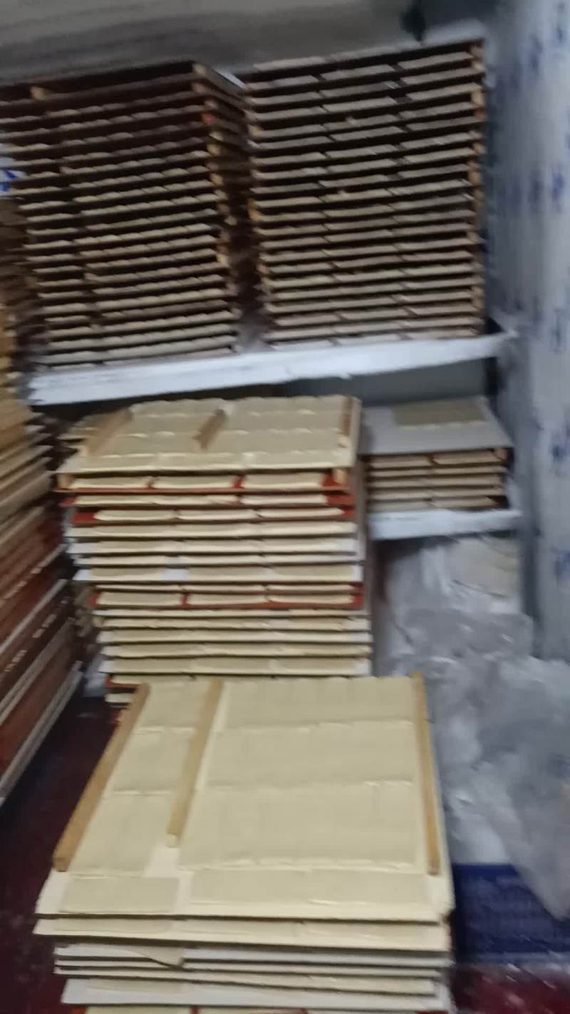 河间正宗驴肉火烧皮批发，吃店联系优惠多！