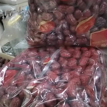 新疆若羌小籽红枣干度好
