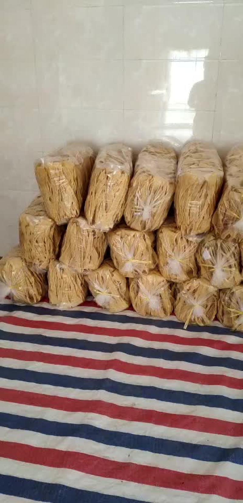 三边腐竹。扁竹