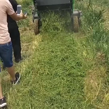 捡拾粉碎打捆机
