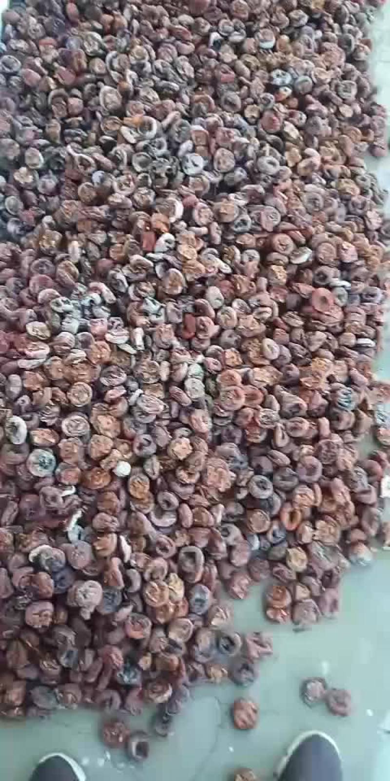 柿饼，以前的老品种柿子加工的，特别好吃