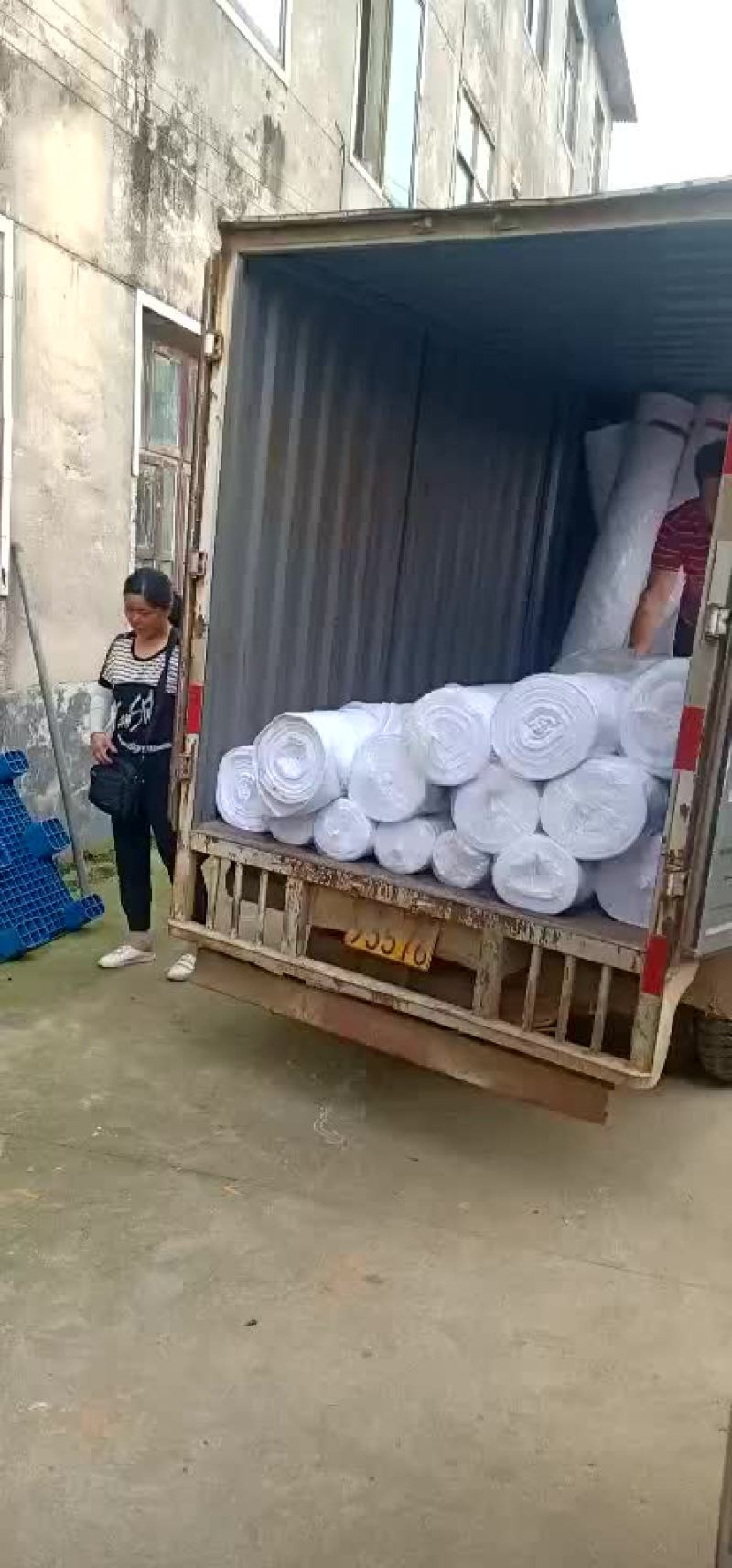 千古制衣有限责任公司专业生产水果套袋