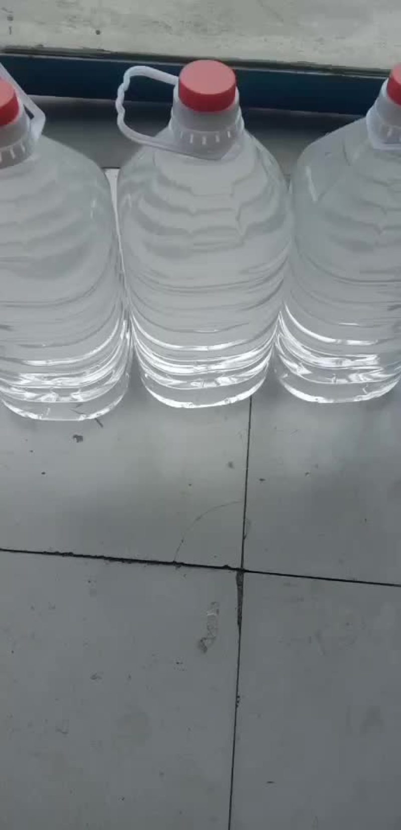 纯粮酒纯粮酿造无任何添加剂和食用酒精！