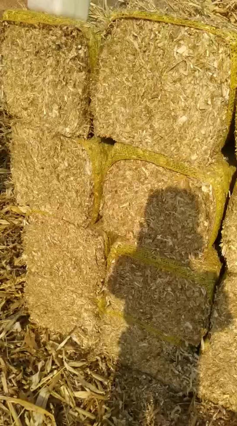 扎段玉米秸秆压块