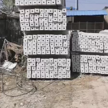 水泥柱，葡萄架杆，