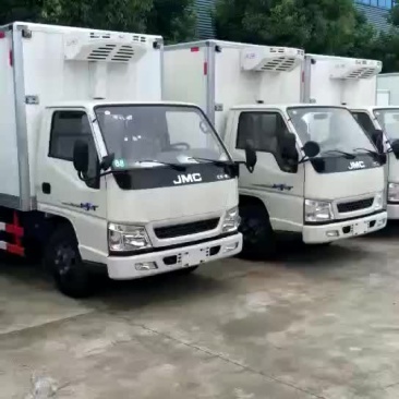 江铃顺达窄体4.2米国五冷藏车