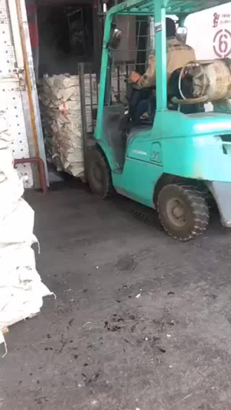 各种饲料鱼，大量有货，需要的老板咨询