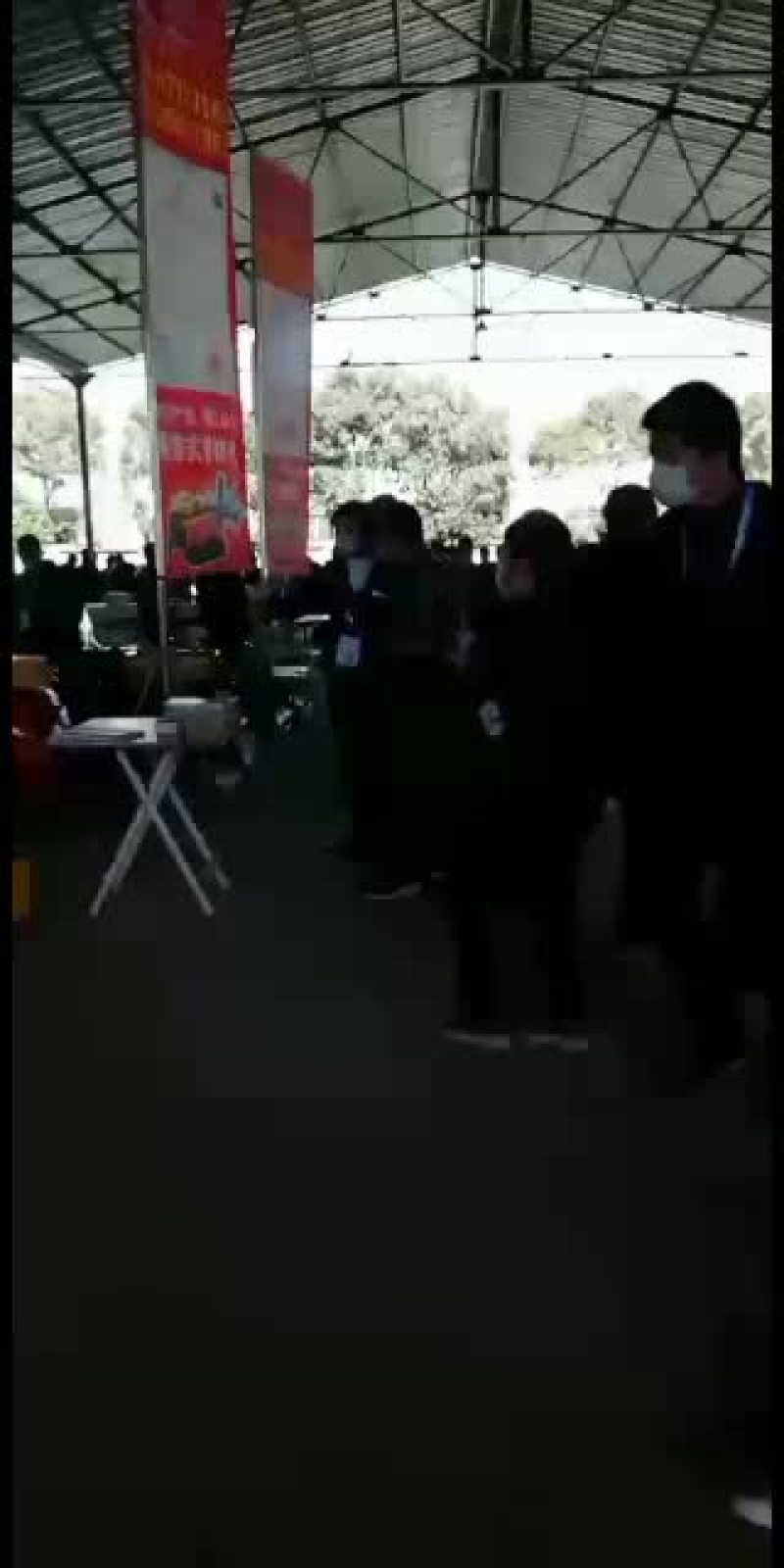 智能割草开荒者遥控管理机多功能履带遥控割草机
