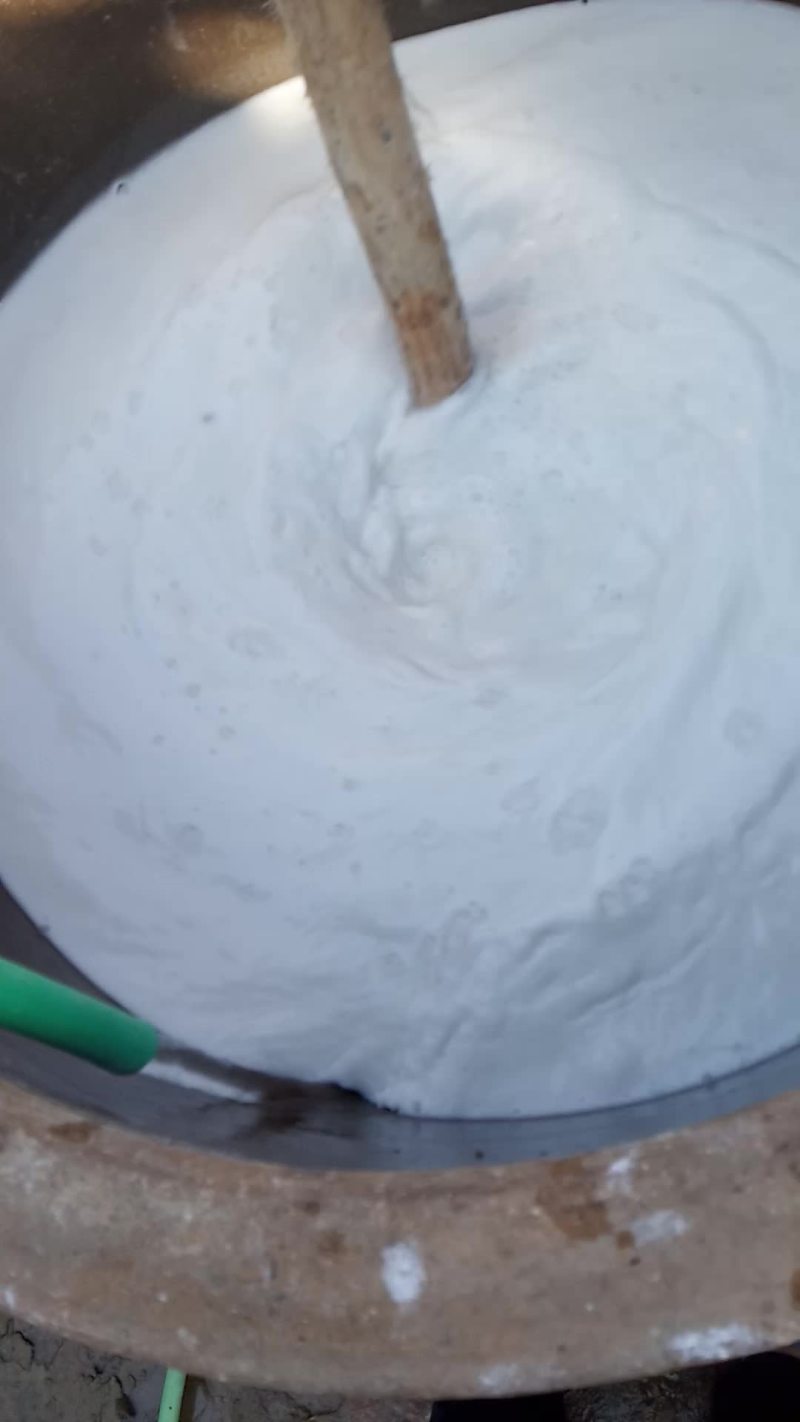红薯淀粉传统老工艺长达半月每天换水沉淀