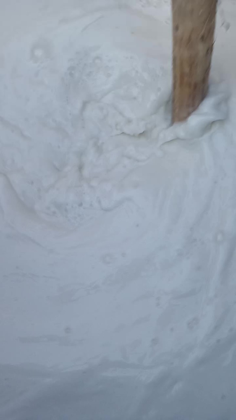红薯淀粉传统老工艺长达半月每天换水沉淀