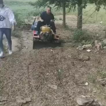 座驾履带旋耕机柴油耕地机