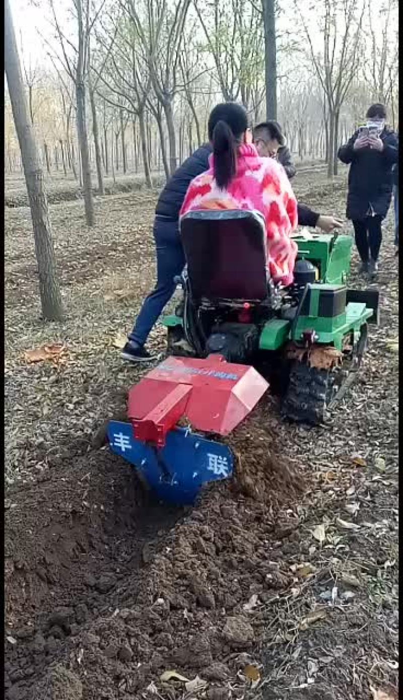 履带乘坐式柴油16马力推土机，大棚耕整旋地机，自走式
