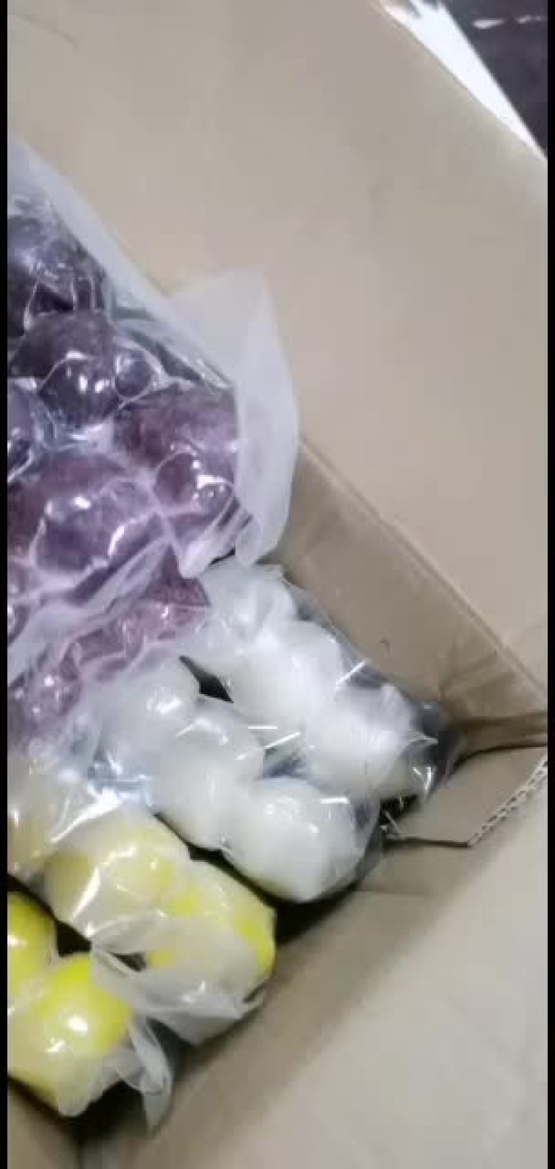 东北特产粘豆包[机智]黑黄白三种各2袋，一袋9个，特别好