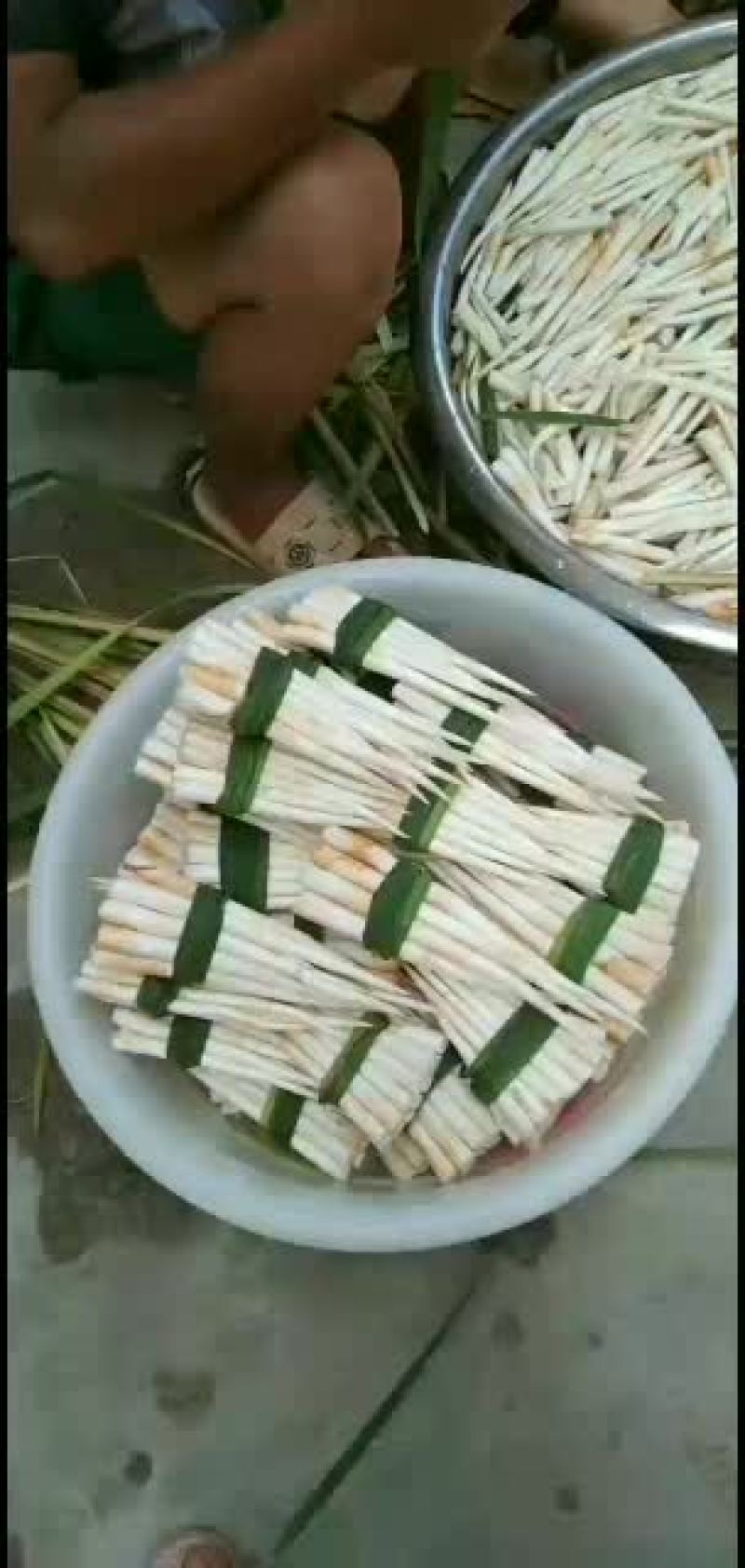 象牙菜。又叫草牙。云南。