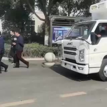 国六江铃顺达窄体4.2米冷藏车