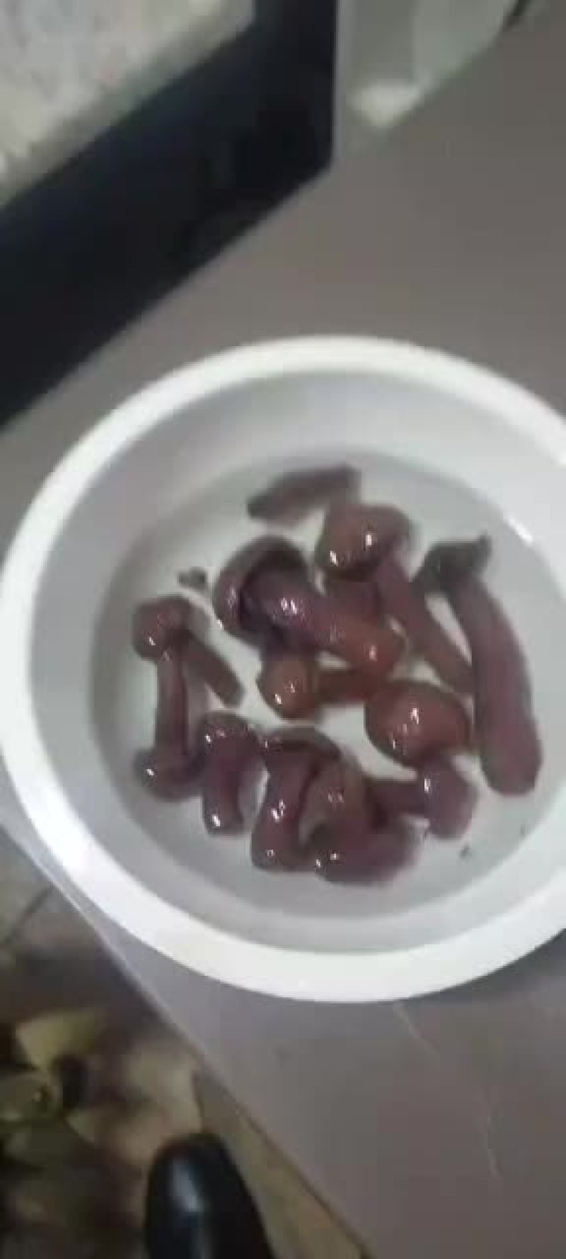 鲜冻红松蘑菇红松丁红蘑原汁原味