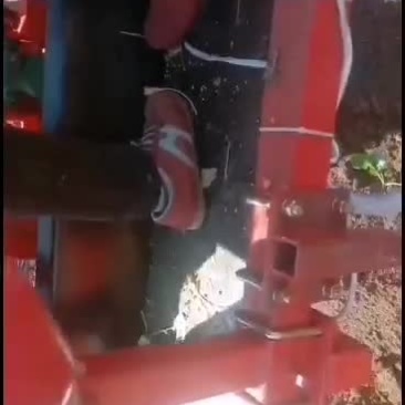 移栽机，多功能移栽辣椒移栽机，整地机械，耕地机，旋耕机