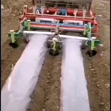 起垄机，整地机械，多功能移栽机，耕地机，旋耕机，铺膜机。