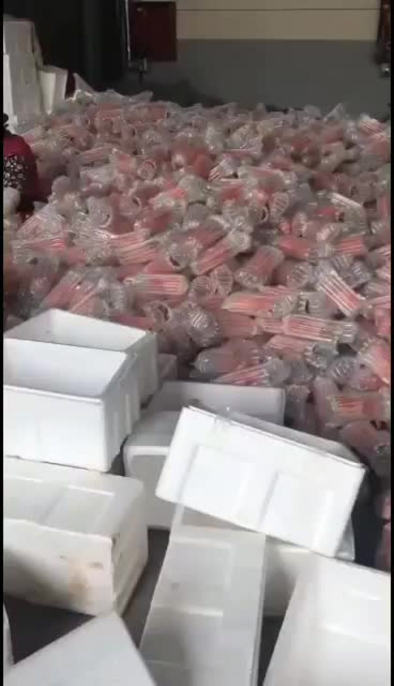 潍坊羊角蜜甜瓜，羊角脆甜瓜，地头装车质量有保证
