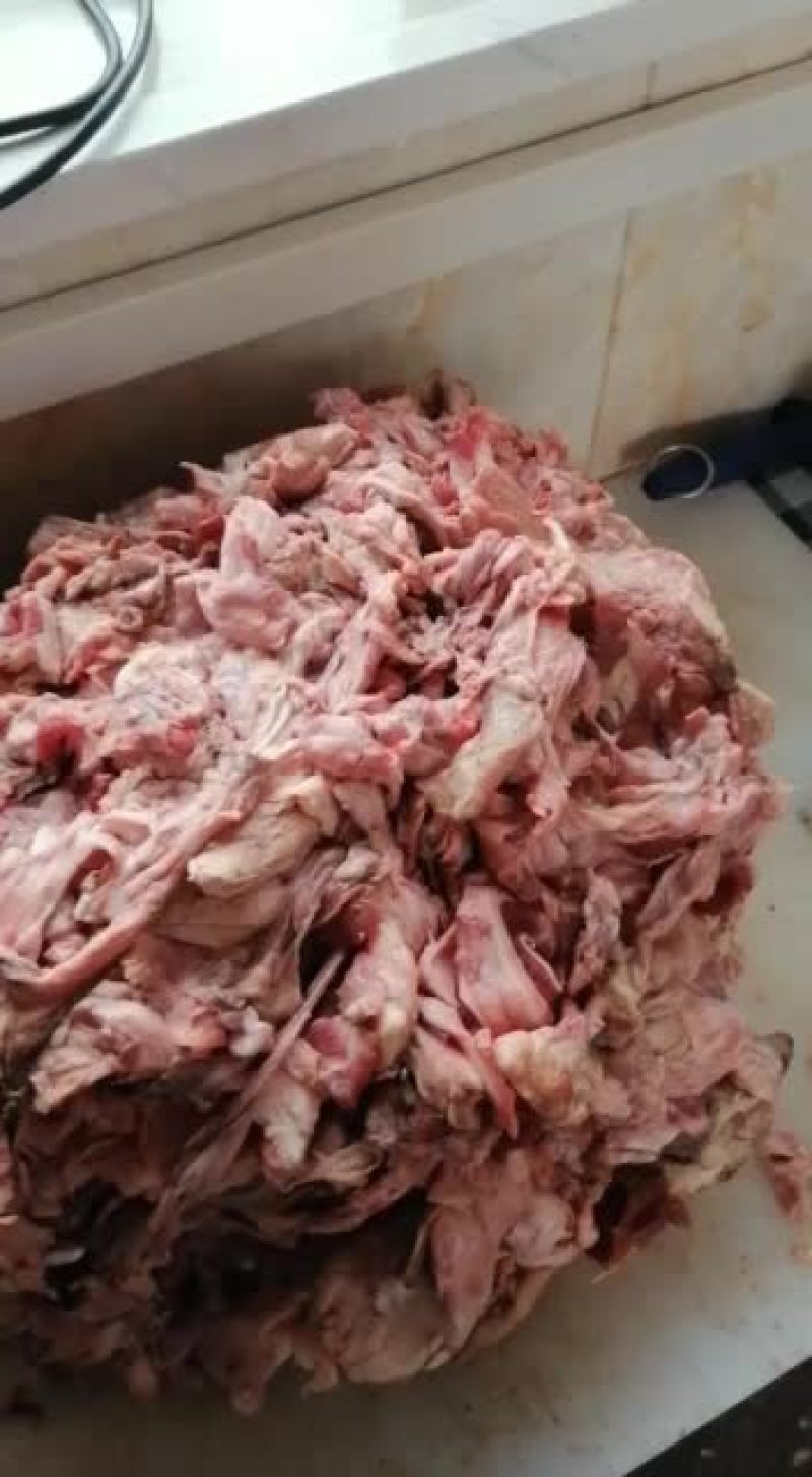 碎牦牛肉加工成肉沫装袋