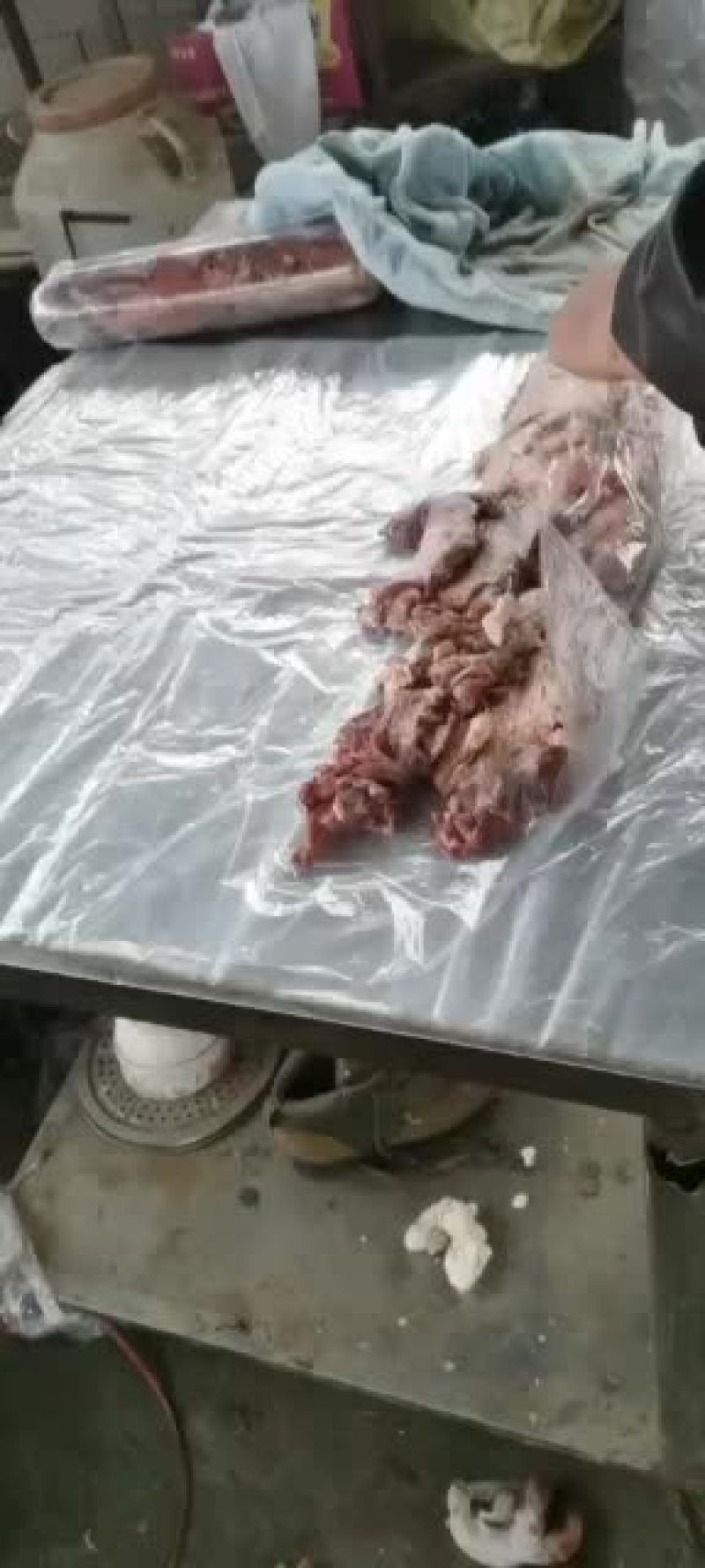 羊白条，鲜羊肉，纯干无水。全国配送，需要的联系