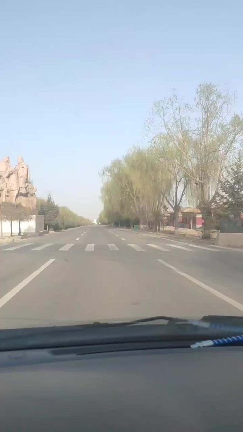 学源农牧有机肥客户走访中，轿车拉着羊粪，给客户推荐