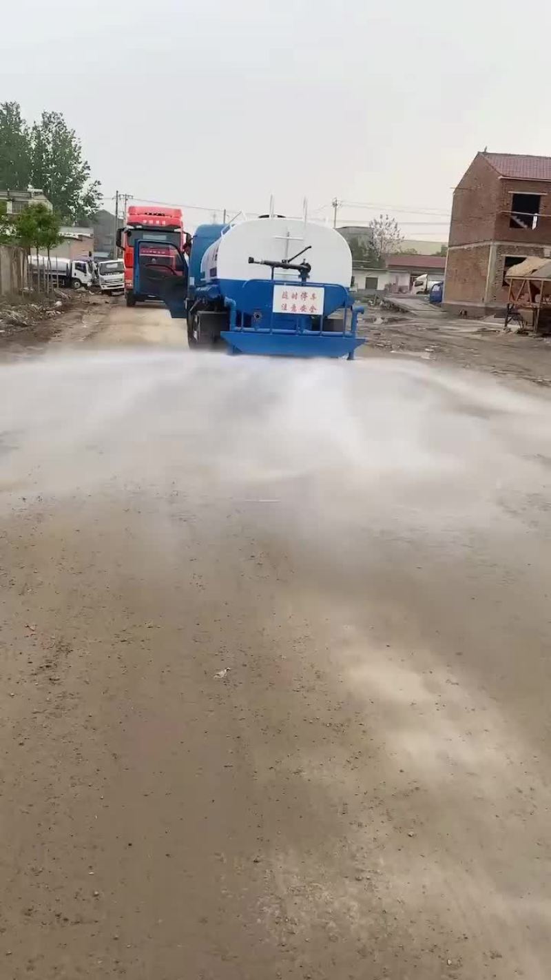 东风多利卡8方洒水车，二手洒水车，