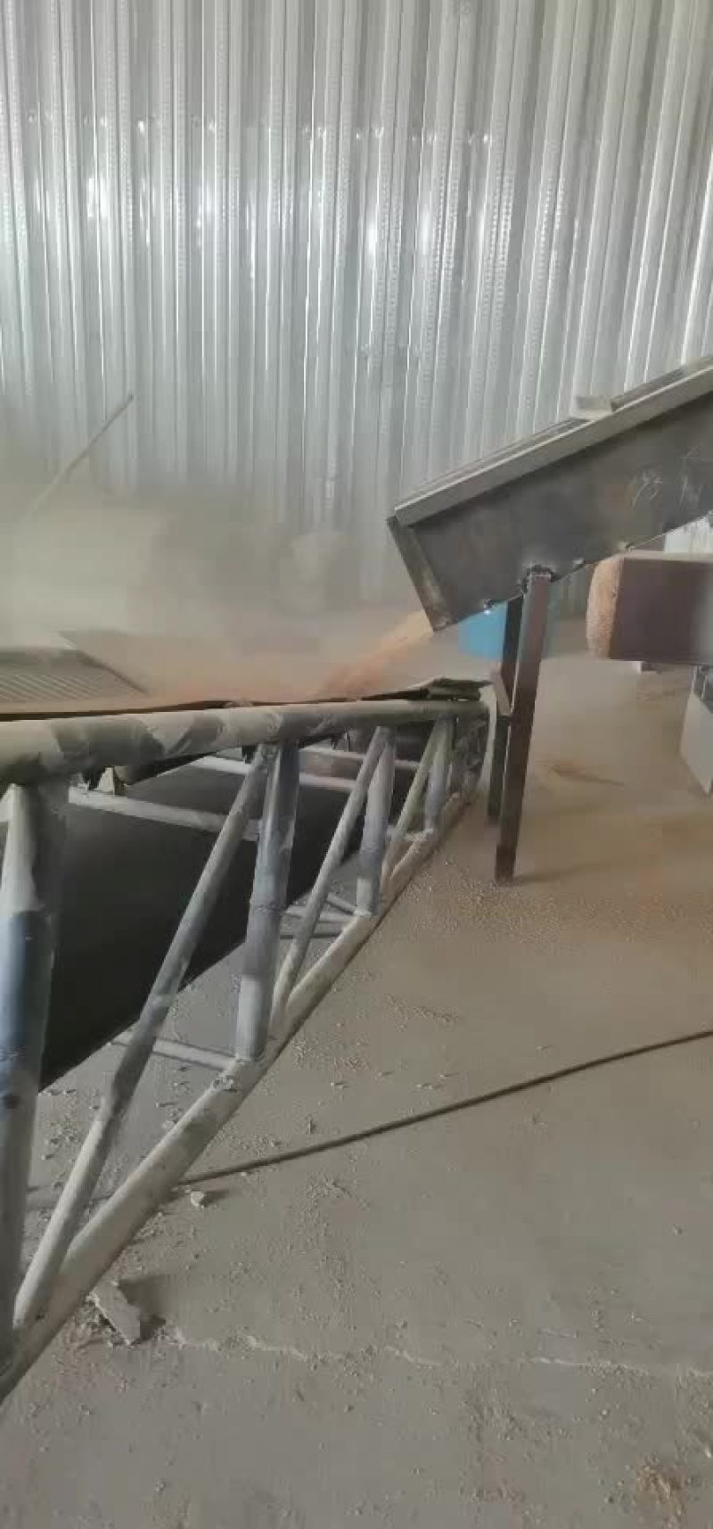 稻壳，压缩稻壳。大量出售。