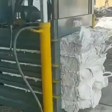 卧式打包机，打包编织袋效果