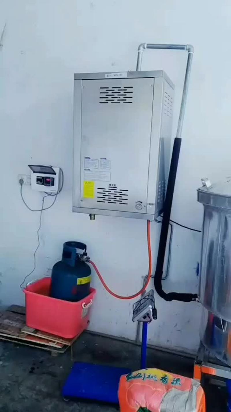 纯粮米酒，酱香型，草药酒曲酿制！